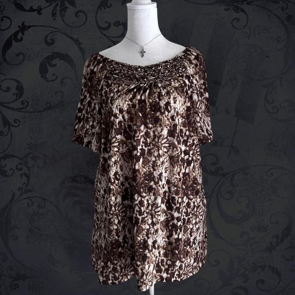 braided trim neck marbled brown & ivory abstract floral top - Picture 5 of 8